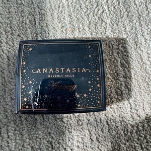 Anastasia Beverly Hills Makeup Anastasia Beverly Hills Amrezy Highlighter